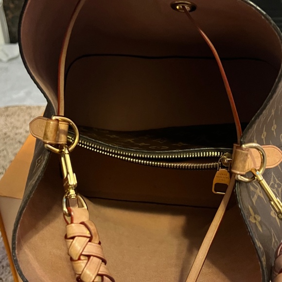 Louis Vuitton Monogram Néonoé - Picture 6 of 16